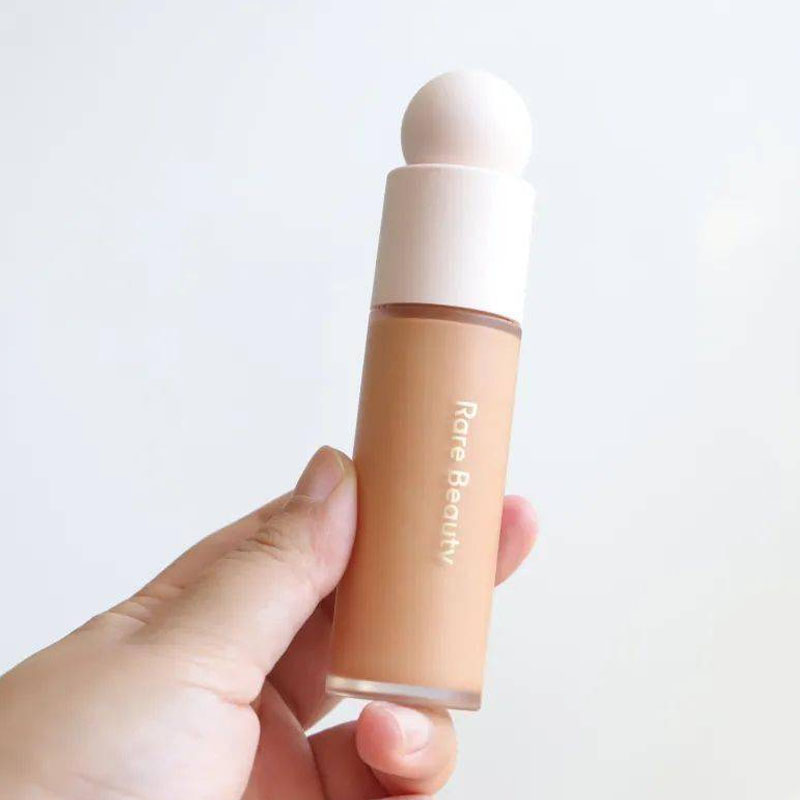 Luxuriöse Rare Beauty Liquid T – Luxury Skin Care Bewertung und Preis